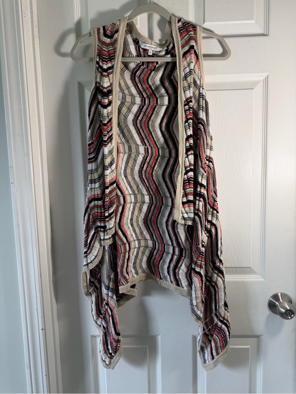 Foxcroft Open-Knit Chevron Sleeveless Vest in Cream, Black & Red